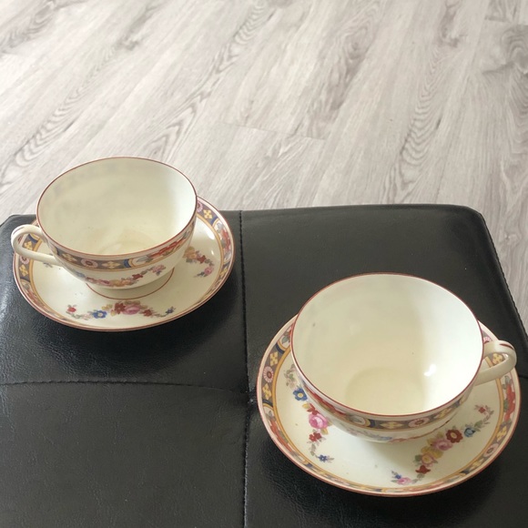 VINTAGE CHINA TEA SET, CUPS, SAUCERS, AND TEA POT. - Picture 1 of 7